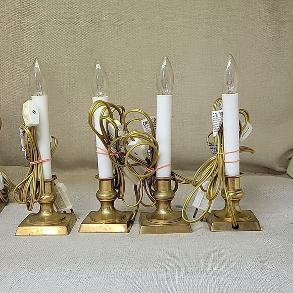 LOT OF 4 ELECTIC BRASS BASE 7” CANDELSTICKS WITH SWITCH AND BULBS. Set 2 - Picture 1 of 8